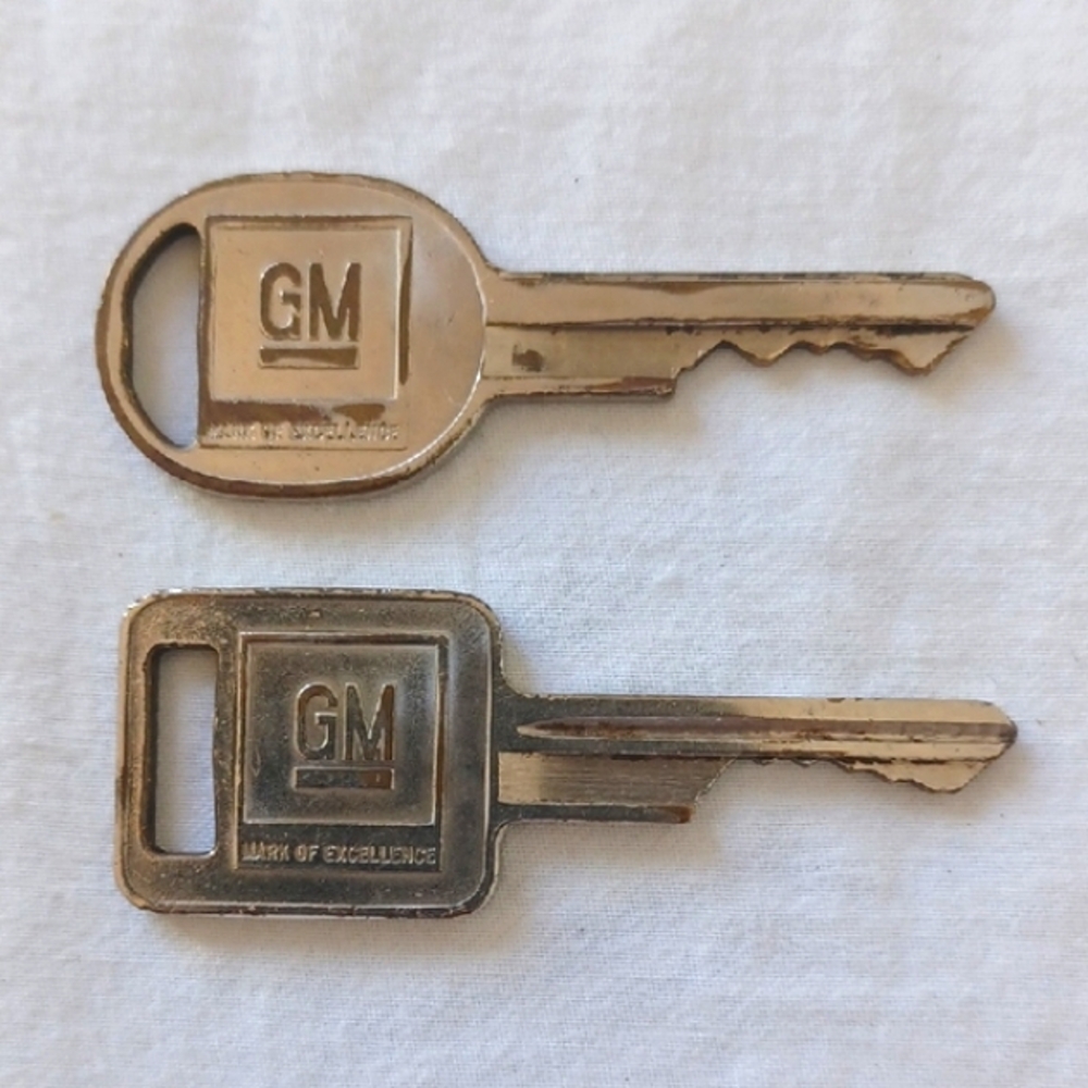 1 PAIR of Vintage GM 70s Chevy Van Keys Door & Ignition